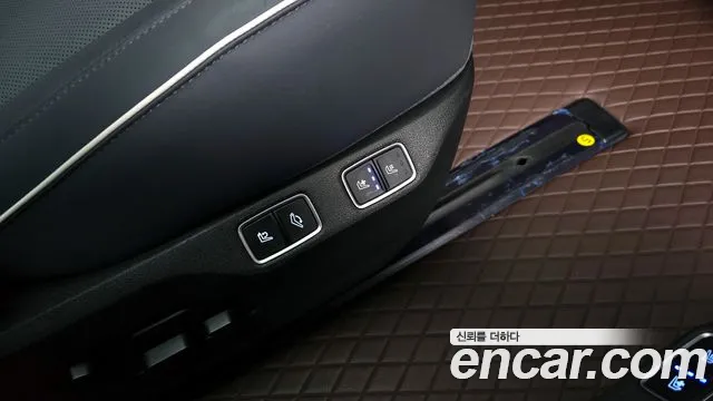 Hyundai Staria Staria 4WD Lounge 7 мест — Фото автомобиля 16