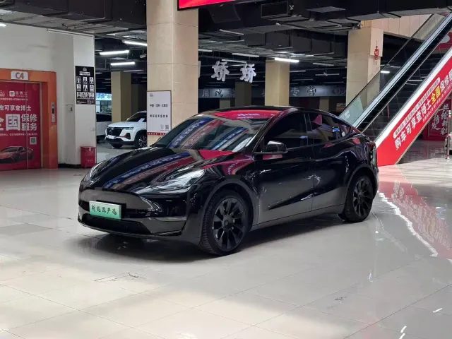 Фотография автомобиля — Tesla Model Y
