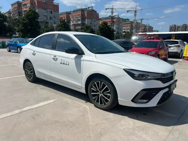 Фотография автомобиля — Roewe i5