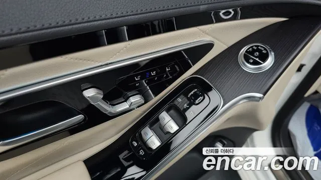 Mercedes-Benz S-Class — Фото автомобиля 23