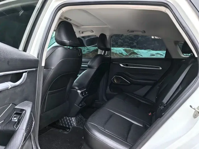 Geely Emgrand — Фото автомобиля 5