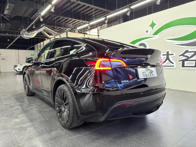 Tesla Model Y 2022 Facelift Rear-Wheel Drive Version — Фото автомобиля 4