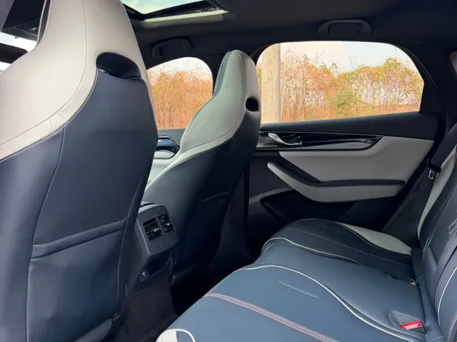 BYD Qin PLUS — Фото автомобиля 9