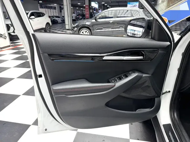 Kia Seltos — Фото автомобиля 6