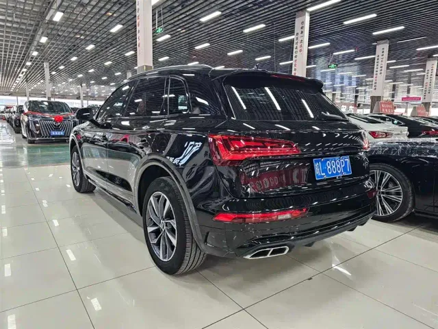 Audi Q5L — Фото автомобиля 3