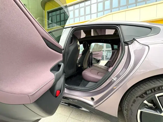 Xiaomi SU7 — Фото автомобиля 5