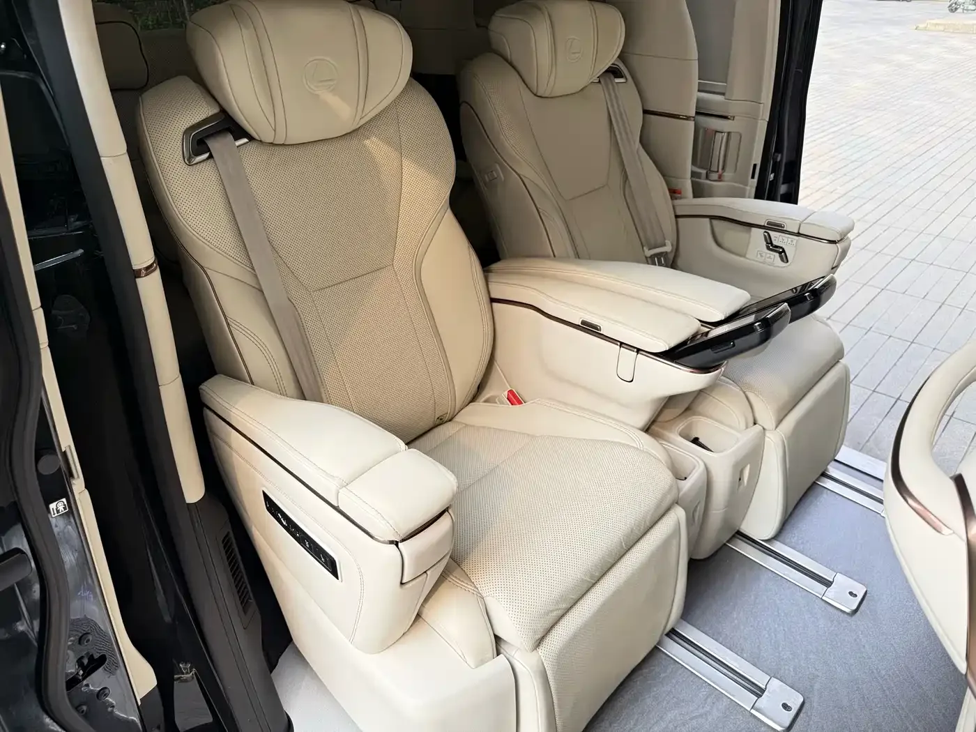 Lexus Lexus LM 2023 500h 6-Seater Prestige Edition — Фото автомобиля 11