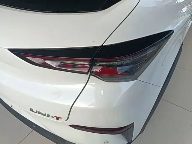 Changan UNI-T — Фото автомобиля 7