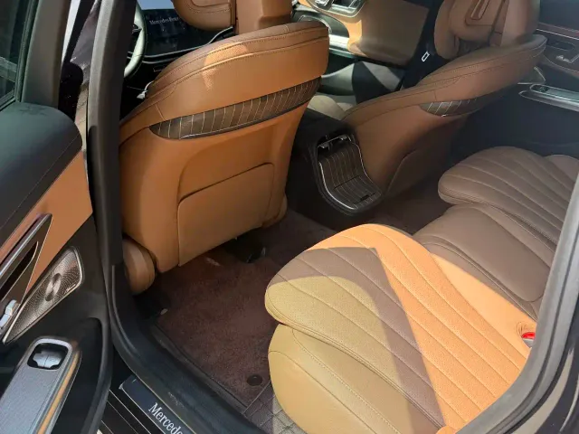 Mercedes-Benz E-Class — Фото автомобиля 7