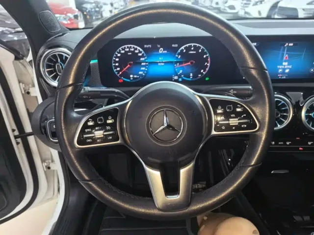 Mercedes-Benz A-Class — Фото автомобиля 10