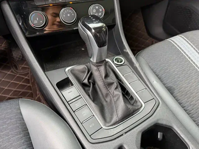 Volkswagen Sagitar — Фото автомобиля 9