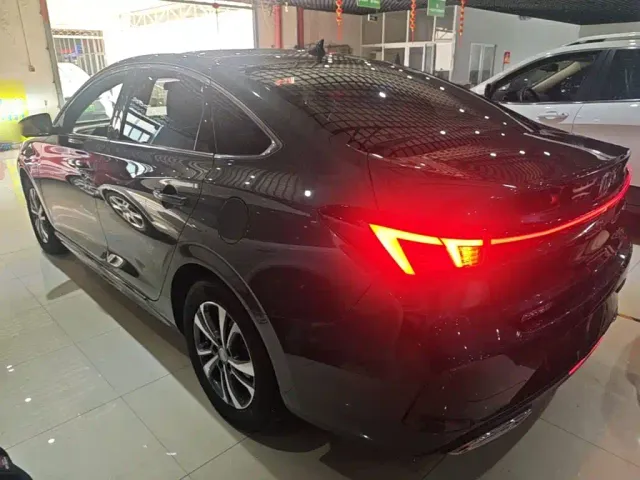 Changan Eado — Фото автомобиля 4