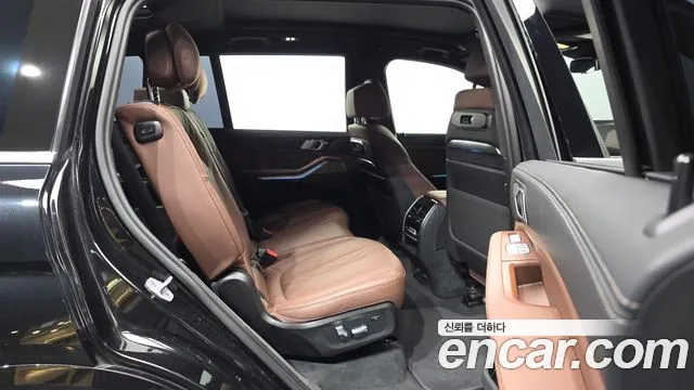 BMW X7 — Фото автомобиля 11