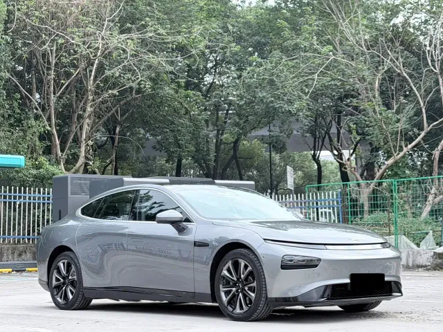 Xpeng P7 — Фото автомобиля 3