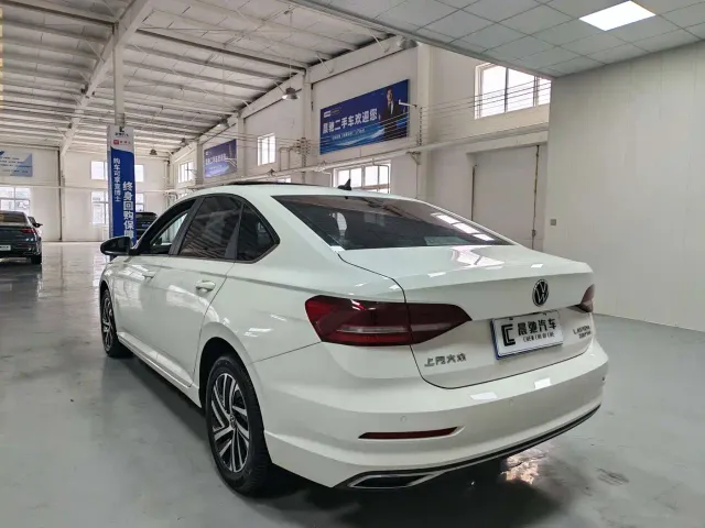 Volkswagen Lavida — Фото автомобиля 6
