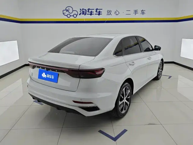 Geely Emgrand — Фото автомобиля 3