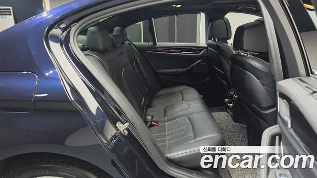 BMW 5 Series — Фото автомобиля 12
