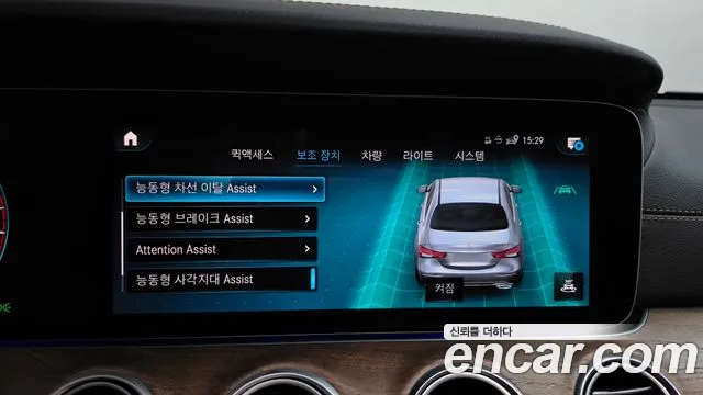 Mercedes-Benz E-Class — Фото автомобиля 29