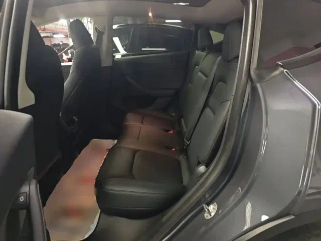 Tesla Model Y — Фото автомобиля 16