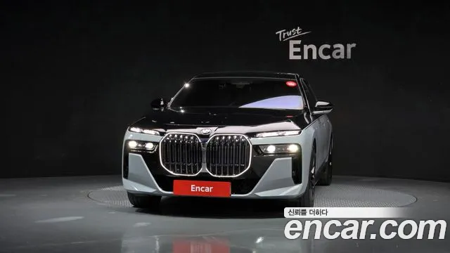 BMW 7 Series G70 — Фото автомобиля 3