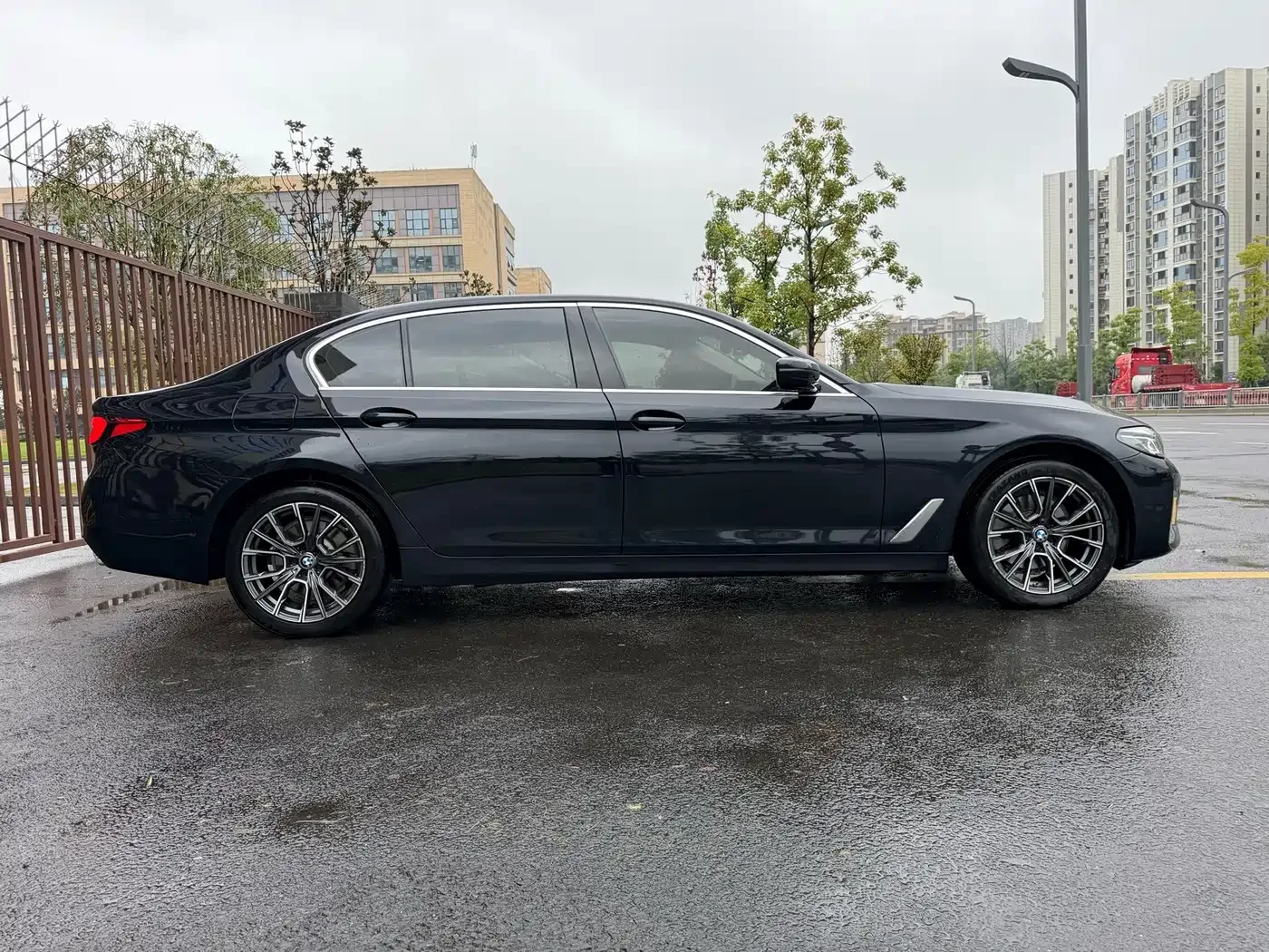 BMW BMW 5 Series 2022 525Li Luxury Package — Фото автомобиля 16