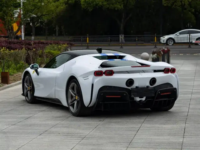 Ferrari SF90 — Фото автомобиля 6