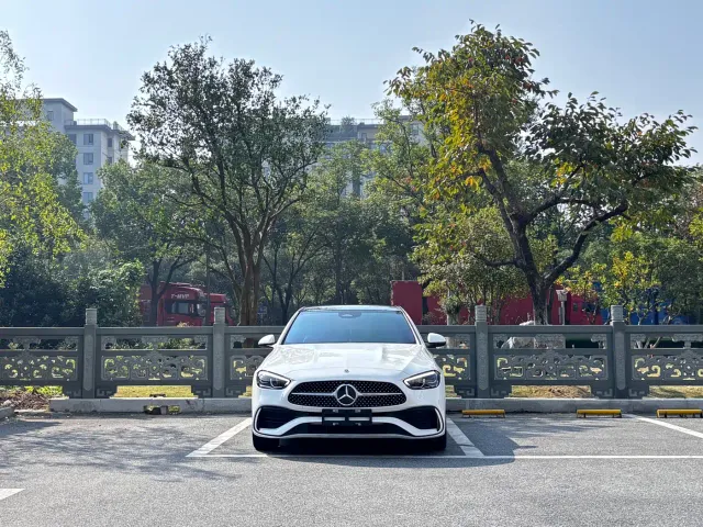 Mercedes-Benz C-Class — Фото автомобиля 2