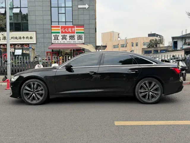 Audi A6L — Фото автомобиля 3
