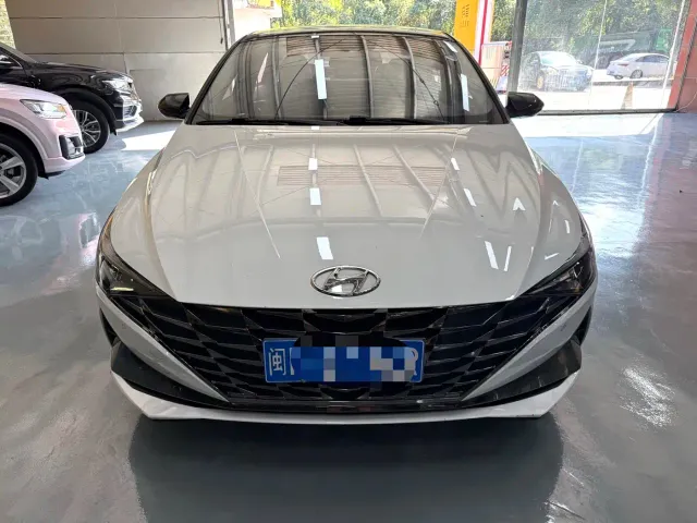 Hyundai Elantra — Фото автомобиля 2