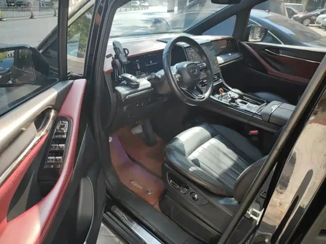 GAC Trumpchi M8 — Фото автомобиля 13