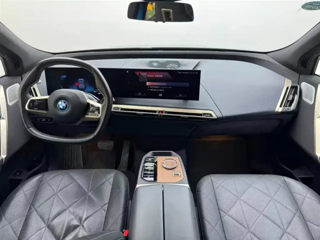 BMW iX M60 — Фото автомобиля 7