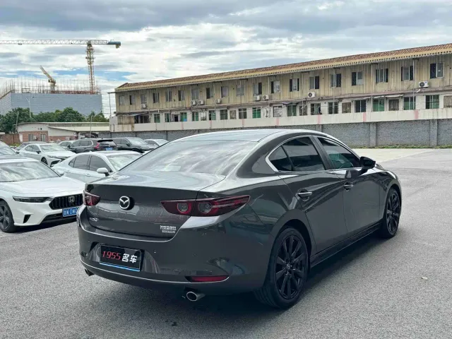 Mazda Axela — Фото автомобиля 9