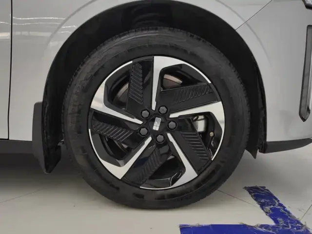 Geely Galaxy L6 — Фото автомобиля 6