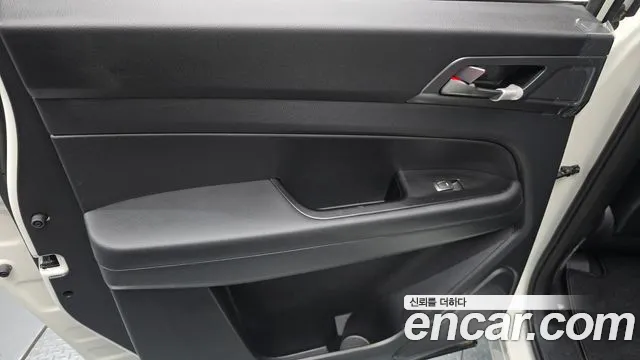 KG_Mobility_Ssangyong Rexton Новый Rexton Sport Khan Дизель 2.2 4WD — Фото автомобиля 20
