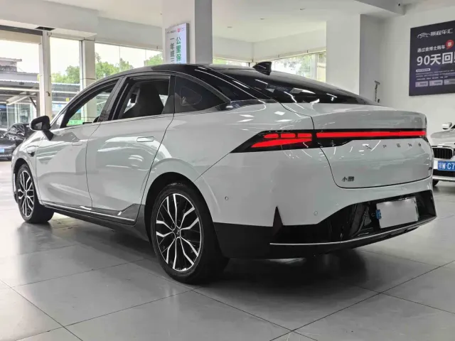 Xpeng P5 — Фото автомобиля 7