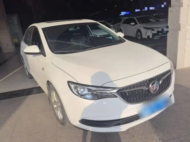 Buick Excelle — Фото автомобиля 3