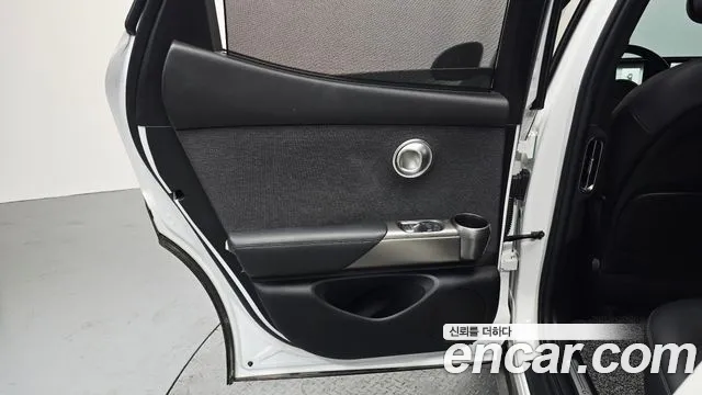 Genesis GV60 — Фото автомобиля 19