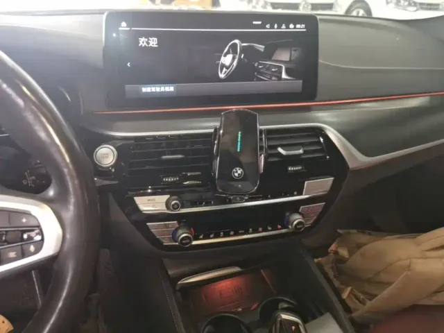 BMW 5 Series — Фото автомобиля 12