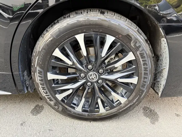 Toyota Alphard — Фото автомобиля 21