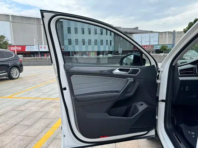 Volkswagen Tiguan X — Фото автомобиля 10