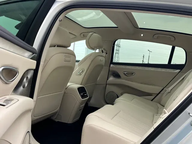 BYD Seal 08 — Фото автомобиля 9