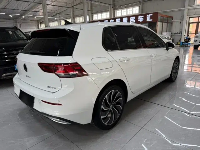 Volkswagen Golf 2023 Facelift 280TSI DSG Pro — Фото автомобиля 8