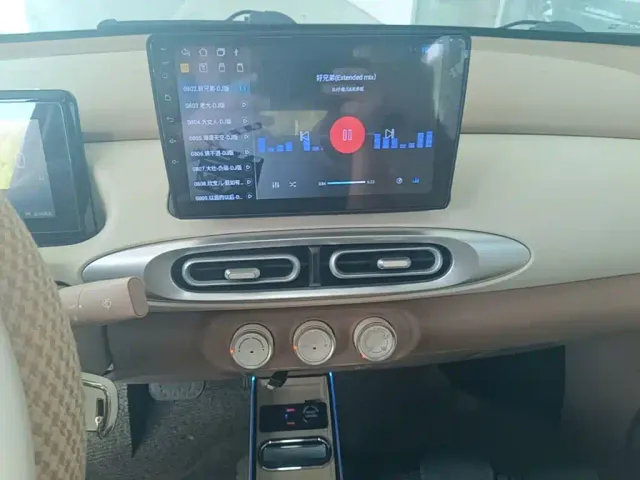 Wuling Hongguang Mini EV — Фото автомобиля 12