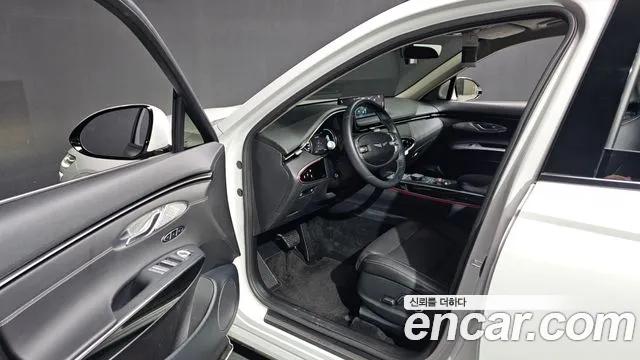 Genesis GV70 — Фото автомобиля 10