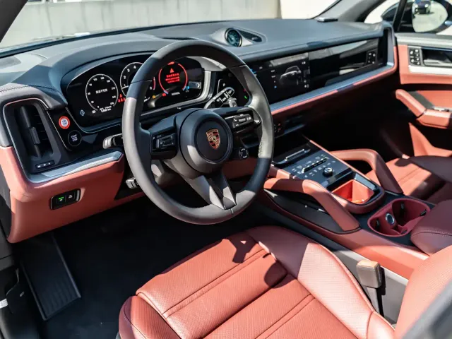 Porsche Cayenne — Фото автомобиля 12