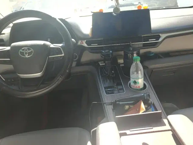 Toyota Granvia — Фото автомобиля 16