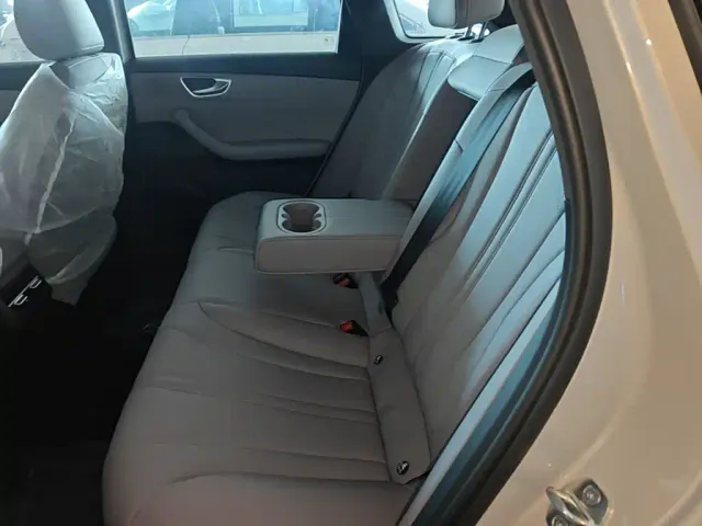 Roewe M7 DMH — Фото автомобиля 16