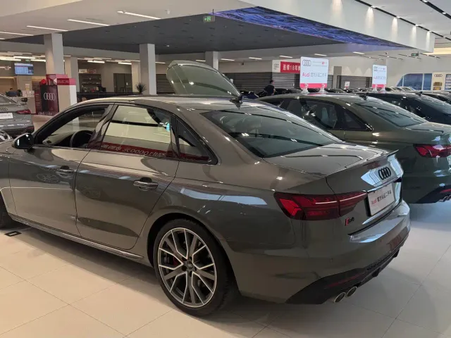 Audi S4 — Фото автомобиля 4