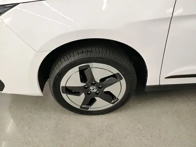 Dongfeng Fengshen E70 — Фото автомобиля 22