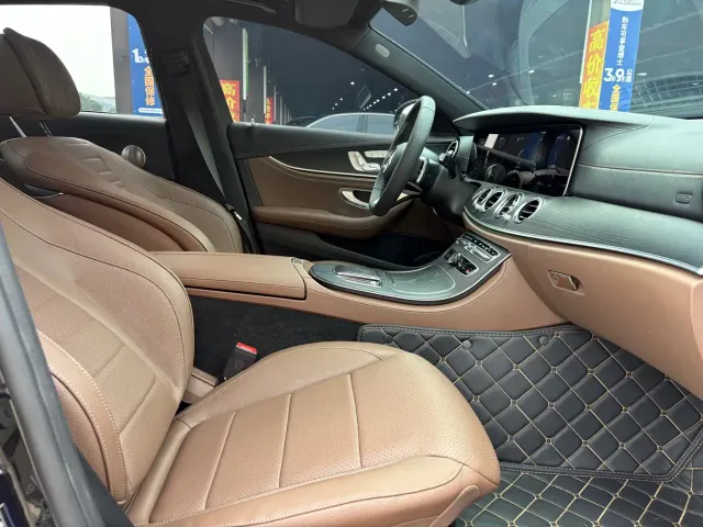 Mercedes-Benz E-Class — Фото автомобиля 13